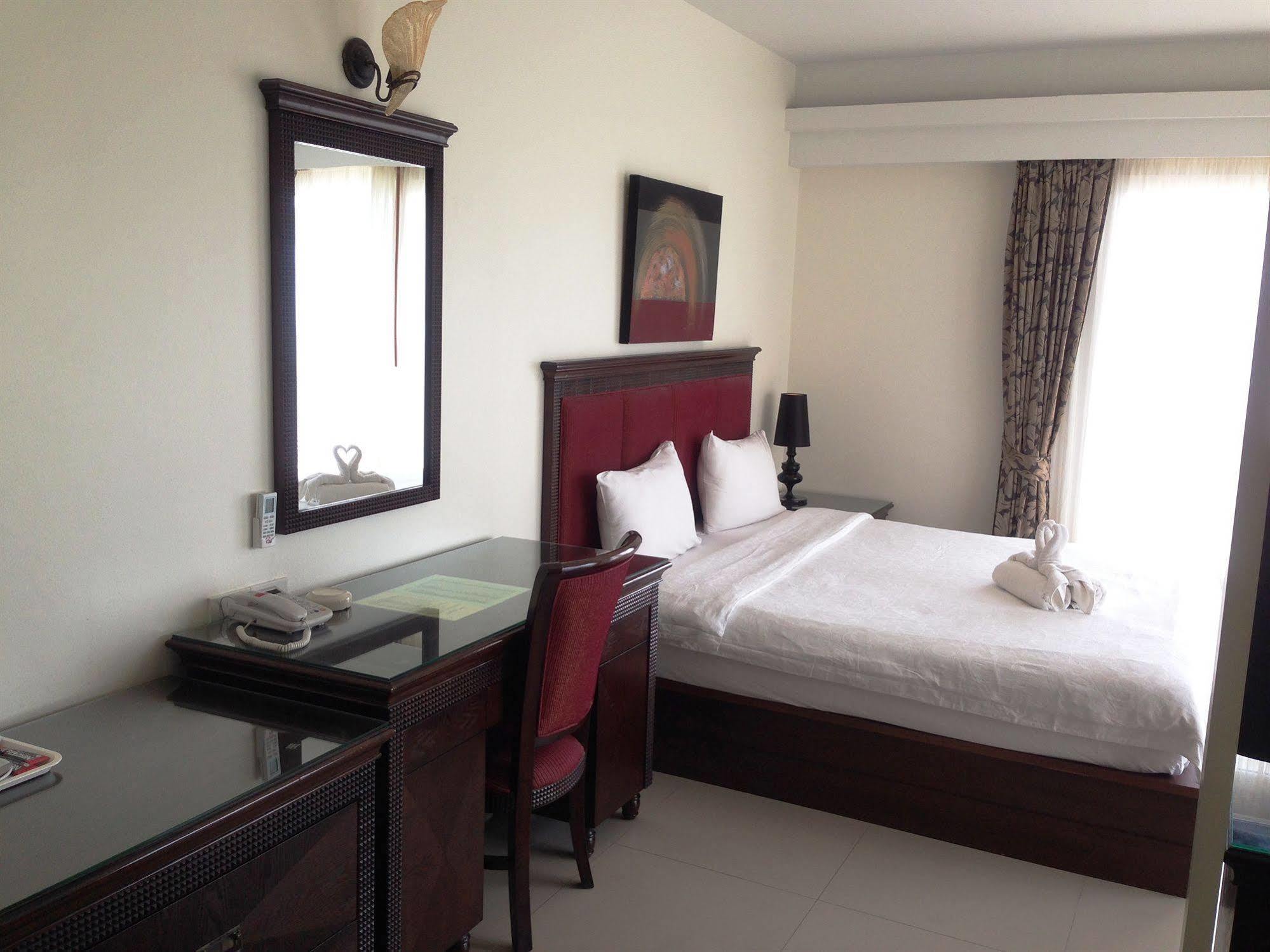 The New Eurostar Jomtien Beach Hotel Zewnętrze zdjęcie